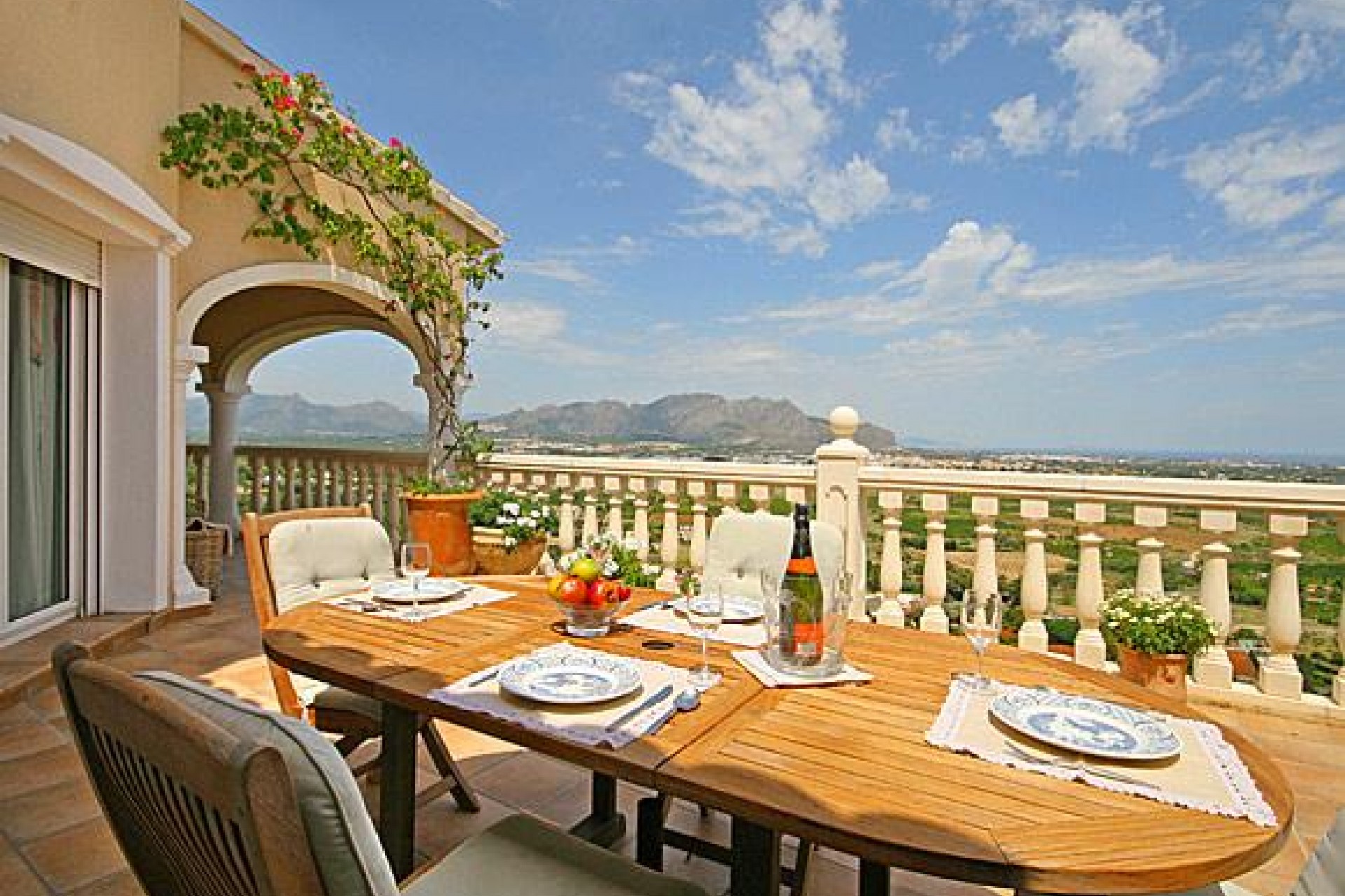 Zu verkaufen - Villa -
La Sella Golf Resort